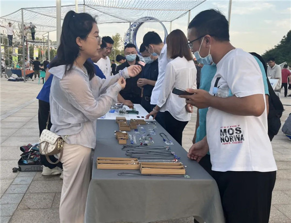 興商貿(mào) 促消費(fèi) 惠民生！景德鎮(zhèn)這里的夜市很火爆！