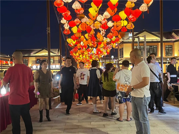 興商貿(mào) 促消費(fèi) 惠民生！景德鎮(zhèn)這里的夜市很火爆！